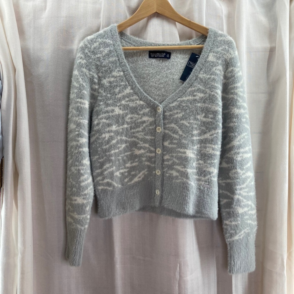 Abercrombie Fitch Soft Fuzzy Cardigan Sweater Light Gray Animal Print V Neck NWT